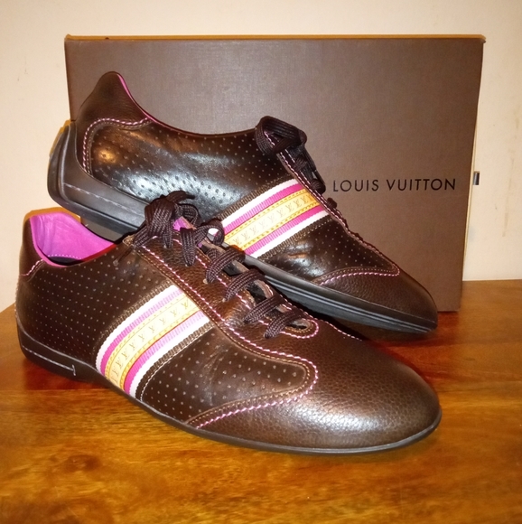 LOUIS VUITTON SNEAKERS - Picture 1 of 14